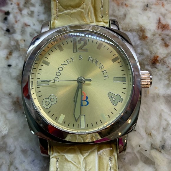 Dooney & Bourke Watch - NEW BATTERY - Cream yellow large dial